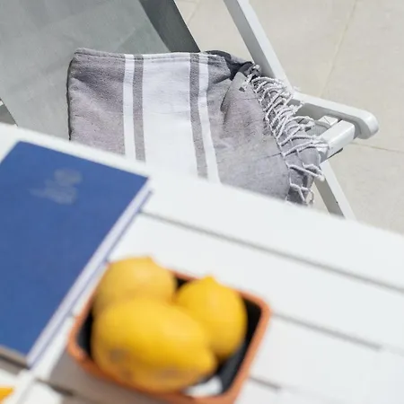 Acrogiali Beachfront Mykonos 호텔 4*